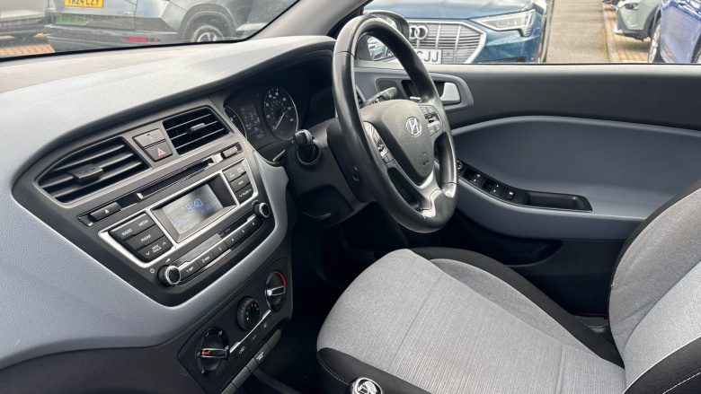 Hyundai i20 1.2 SE 5dr Petrol Hatchback